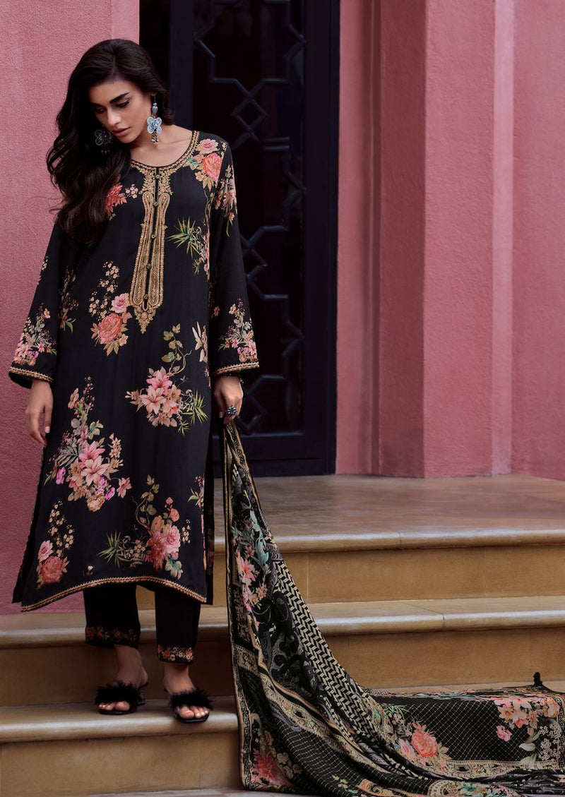 Black floral kurta set with embroidery